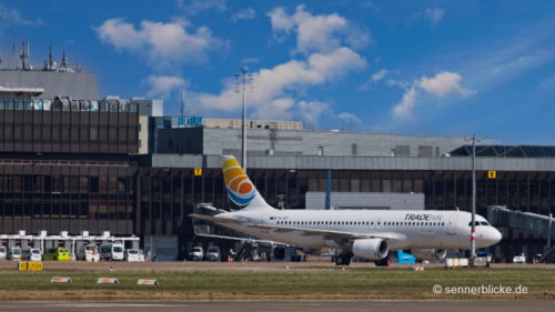 TradeAir A320-214