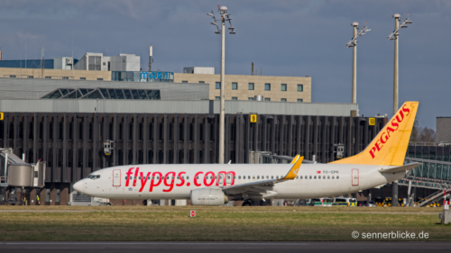 Pegasus B737-82R (TC-CPK)