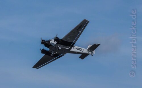 Vorbeiflug der Ju-52