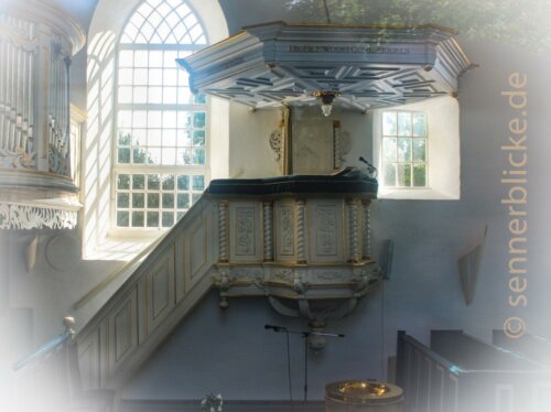 Blick in die alte Kirche von Manslagt